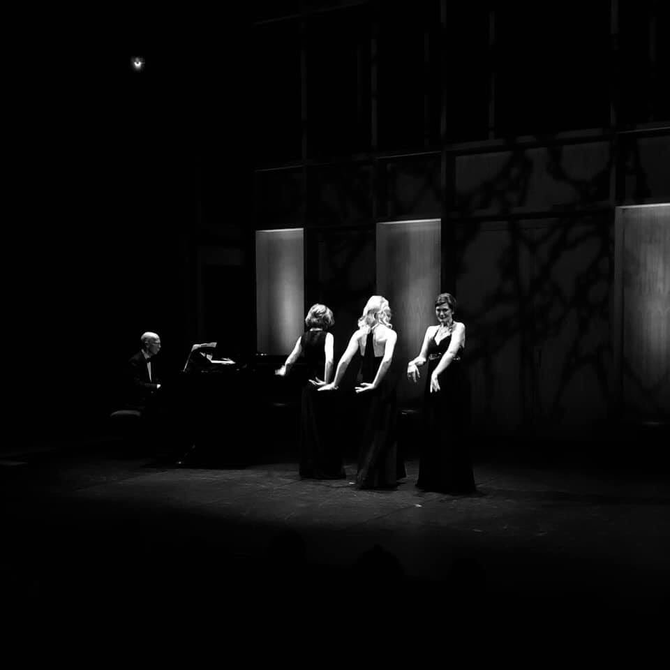 ClefdsChants's tweet photo. Triptyque des Lilas, c’est ce soir à Hesdin à partir de 20H00 au théâtre municipal avec la Clef des Chants et la Communauté de Commune des Sept Vallées. #lyrique #opera #comediemusicale @hautsdefrance @EspritHdF https://t.co/6PiLZcKh1R