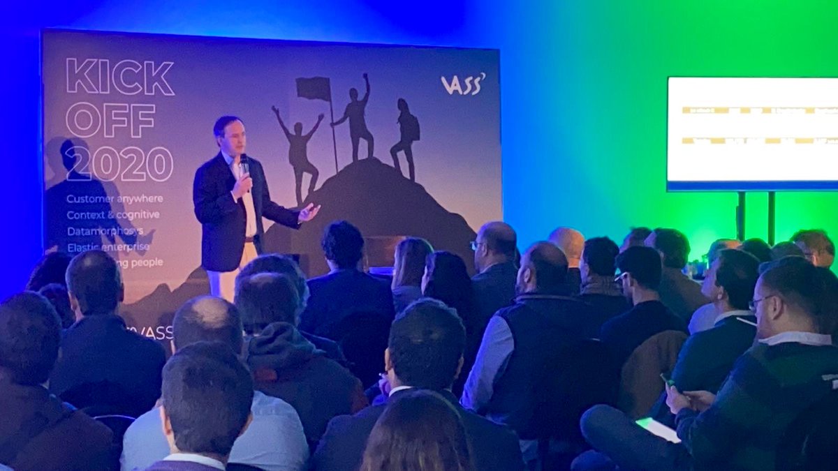 VASS_Company's tweet image. Comenzamos #KickOffVASS20 con @javierlatasa dándonos la bienvenida.
“2019 ha sido un año increíble para Grupo VASS y en 2020 tenemos nuevos retos apasionantes. Quiero agradeceros a todos el gran trabajo que habéis hecho y os animo a continuar con el mismo entusiasmo y compromiso”
