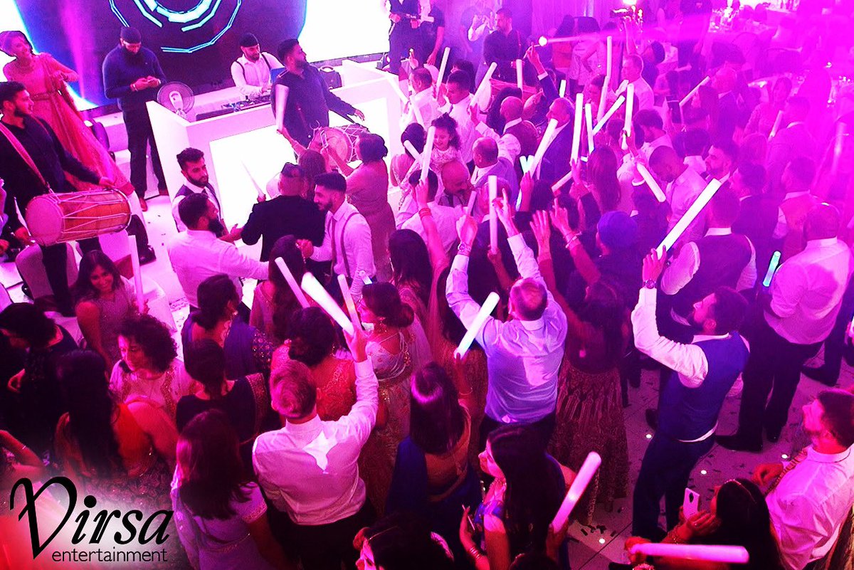 dav_virsa's tweet photo. Get your glow sticks up...
T: (+44) (0) 844 414 5692
https://t.co/QuejntUheq
#virsaentertainment #davvirsa #teambride #teamgroom #wedding #indianwedding #sikhwedding #bhangradj #indianbride #glowsticks #rave #destinationwedding #destinationdj #internationaldj https://t.co/YNbsHUxJSS