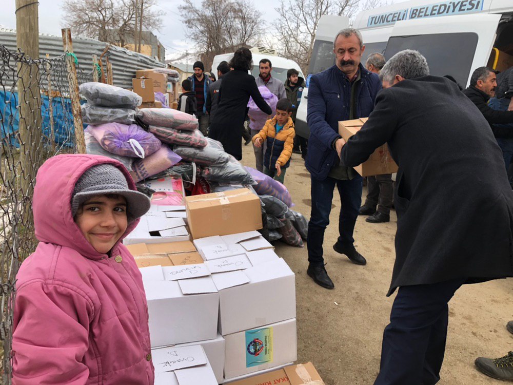 TunceliMunicip's tweet photo. After the #earthquake in #Elazığ last week, we launched an aid campaign and our #productioncooperatives @ovacikdogal delivered a ton of provisions, including beans, chickpeas, lentils, grape molasses and rosehip marmalade. In solidarity we grow… https://t.co/MUfRnAOmjD