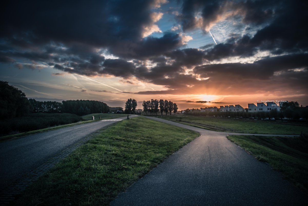 #mijndijk de eerste dijk(versterking) waar ik aan mee mocht werken #Empelsedijk eind jaren ‘80