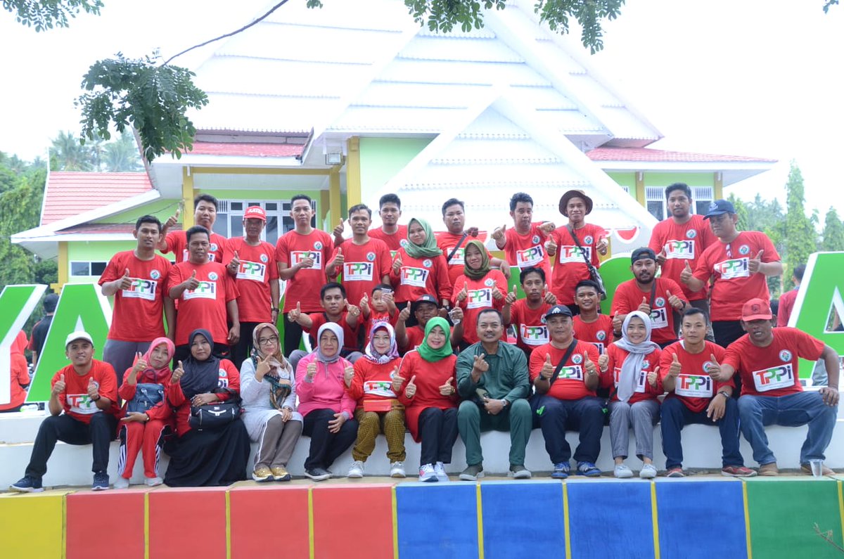 P3MD_Polman's tweet photo. #100HariKerjaMenteriDesa bangga dgn Desain Desa Digital utk pengembangan potensi desa.
@jokowi 
@halimiskandarnu 
@anwsanusi 
@imansyukri 
@taufikmadjid71 
@fachrilabalado https://t.co/zoXioT3CcI