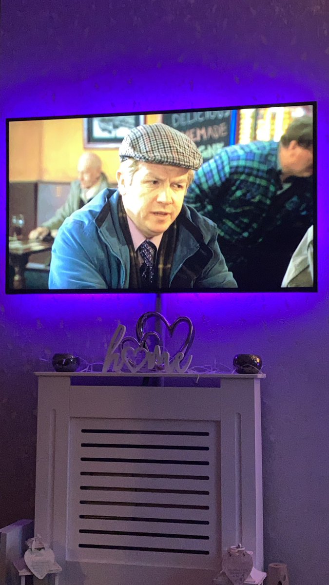 ClaireR85833152's tweet photo. Every morning before school Harry boy watches Still Game 😂 @FordKiernan1 @greghemphill96 @paulza70 @GavsterNo1 @McCarryJane @ScottReid93 #ThatsPlenty #2PintsPrick https://t.co/Y0rmCvXhfd