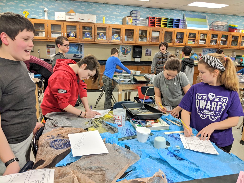 MrsSextonsClass's tweet photo. Investigating stream tables...science and social studies intersect! #streamtables #AncientCivilizations https://t.co/oBtOI50oig
