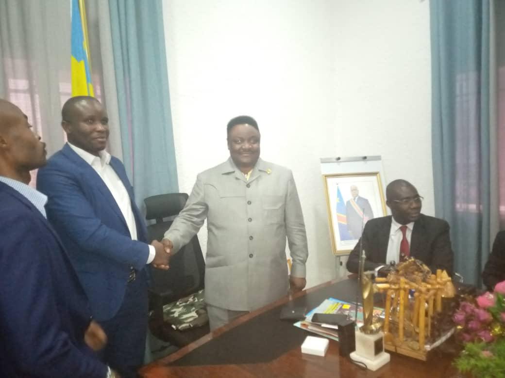 MARLEASBL's tweet photo. Hier le 30/01/2020 nous avions échangés avec le Pdt du #CNSA un organe d'appui à la #democratie @NkoyJoseph pour solliciter son implixation dans la lourde mission que nous avons assignés de faire bons offices pour la situation des greves aux #Universités en RDC
#Des_Leaders_unis https://t.co/0KTivXaUQu