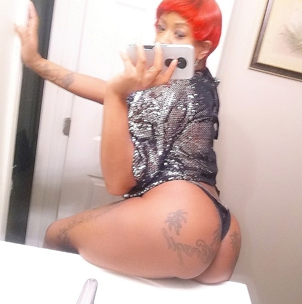 My new photoset is live. Login and enjoy! https://t.co/es7p9aDu9m https://t.co/ec7GNtTebl