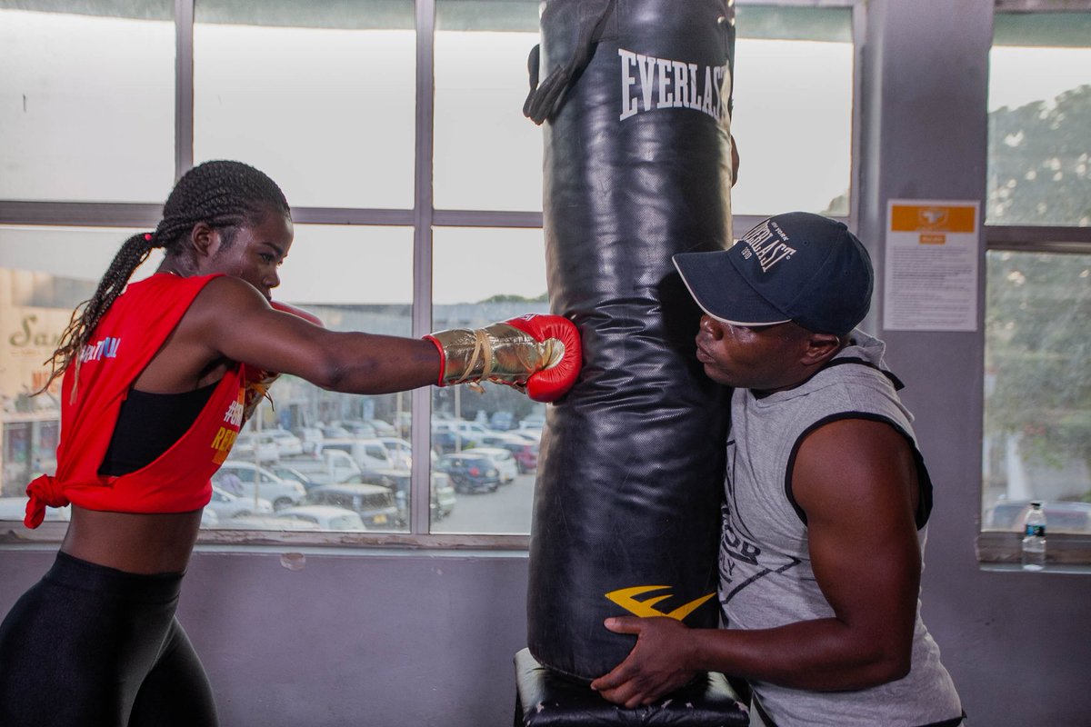 StoriesNow265's tweet photo. 5 ft 8 Malawian female boxing champion Anisha Basheel's 8 year boxing journey covers 34 amateur matches and 14 professional matches with 6 losses and 8 wins.

@anishabash

Read her story on:
https://t.co/3UE2mJZQUF

#storiesnow265 #boxing #Africa https://t.co/ladWWM6n1r