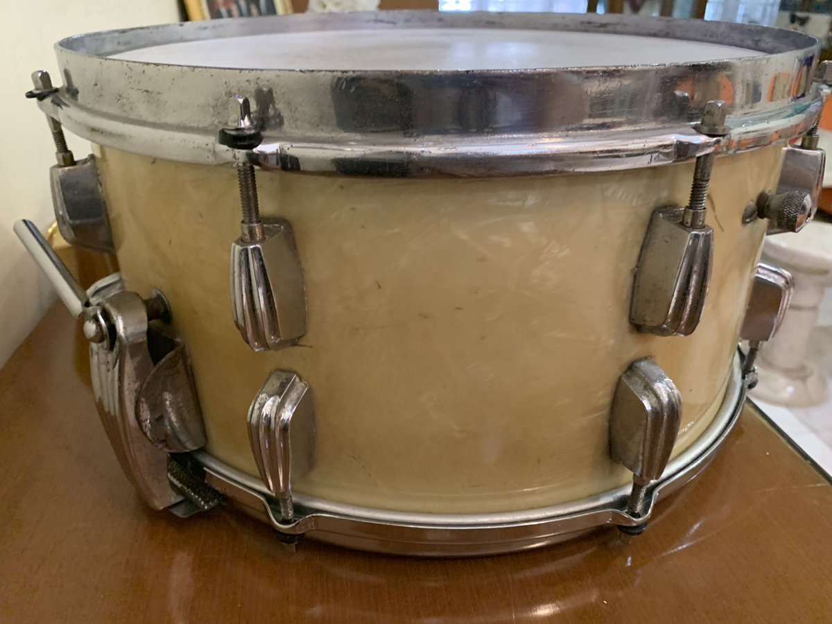 Iyan Chiaan tweet media