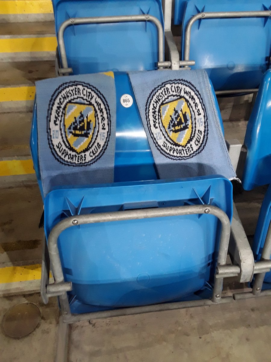 Davros1736's tweet image. @Bluecfa1962 It was very difficult for me to divide my apathy between the men's and women's teams on Wednesday evening , however I think you'll agree , I managed it ! 

Lots of love from Seat  865 ! 😉

#samecity #samepassion