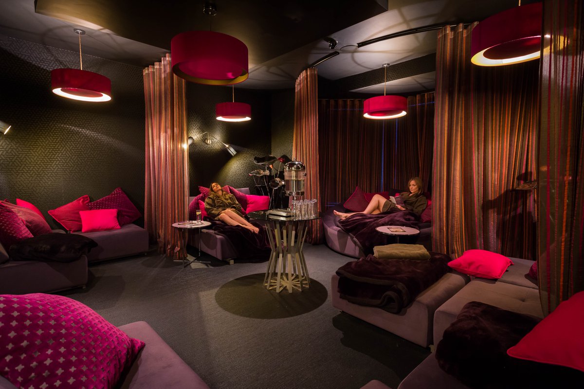 Are you looking for the perfect place to whisk your partner away this Valentine’s? Look no further than our luxurious 5 Bubble Rated spa. Our Lovers Paradise Spa Break is designed to leave you feeling pampered… bedfordlodgehotelspa.co.uk/special-offers…
