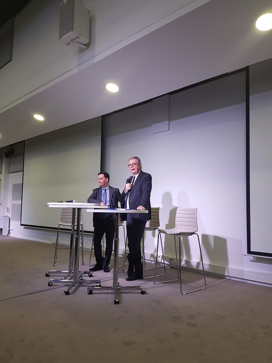 l_ADGCF's tweet image. Ouverture de notre colloque "DG de communes, DG l'intercommunalité" par notre président @PascalFortoul qui rappelle les synergies et les enjeux communs des DGS du #bloclocal en soulignant le rôle d'assemblier des DG d'#interco #Collter #territoires