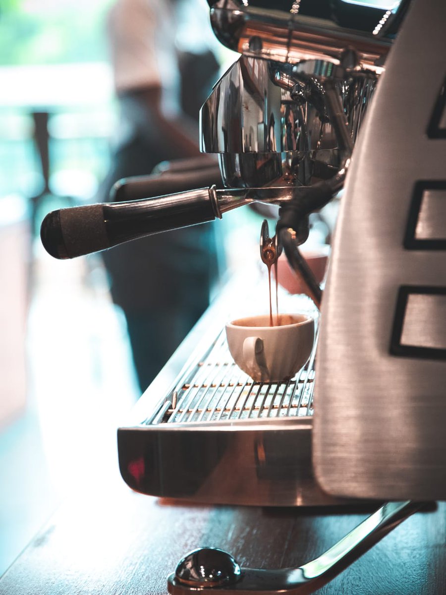 ConnectCoffeeEd's tweet photo. This coming week on our profesional barista course. We explore how temperature affects extraction and taste.
Research says brewing hotter will result to higher extraction yields.
Has anyone else found this to be the case?
#connectcoffee
#connectcoffeeacademy
#learncoffee
#coffee https://t.co/7alYyaBjSU