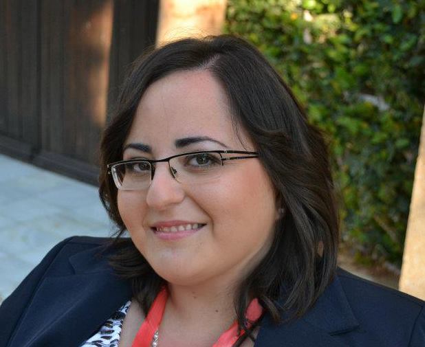 Nuestra #alumnoecommaster de hoy es <a href="/ana_puertas/">Ana Puertas</a> . En 2014 llegó a nuestro Máster a Distancia con un proyecto real,<a href="/disabled_park/">Disabled Park</a> , una aplicación con sitios de aparcamiento para discapacitados.

- Diplomada en relaciones laborales, RRHH por la <a href="/UniversidadMH/">UMH</a>