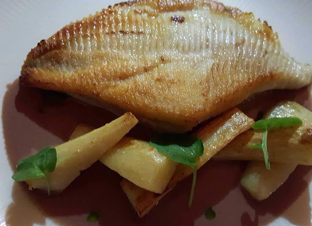 CorkBilly's tweet photo. Time to go fishing folks! Head to Goldie https://t.co/hBR4G85VEM @goldie_cork @market_lane @ElbowLaneCork @CooleaCheese #fish #ale #HavenShellfish @pure_cork #Cork #ThisIsIrishFood #blogger @susiesue12 @ashy_moore https://t.co/MRLC9XQbH6