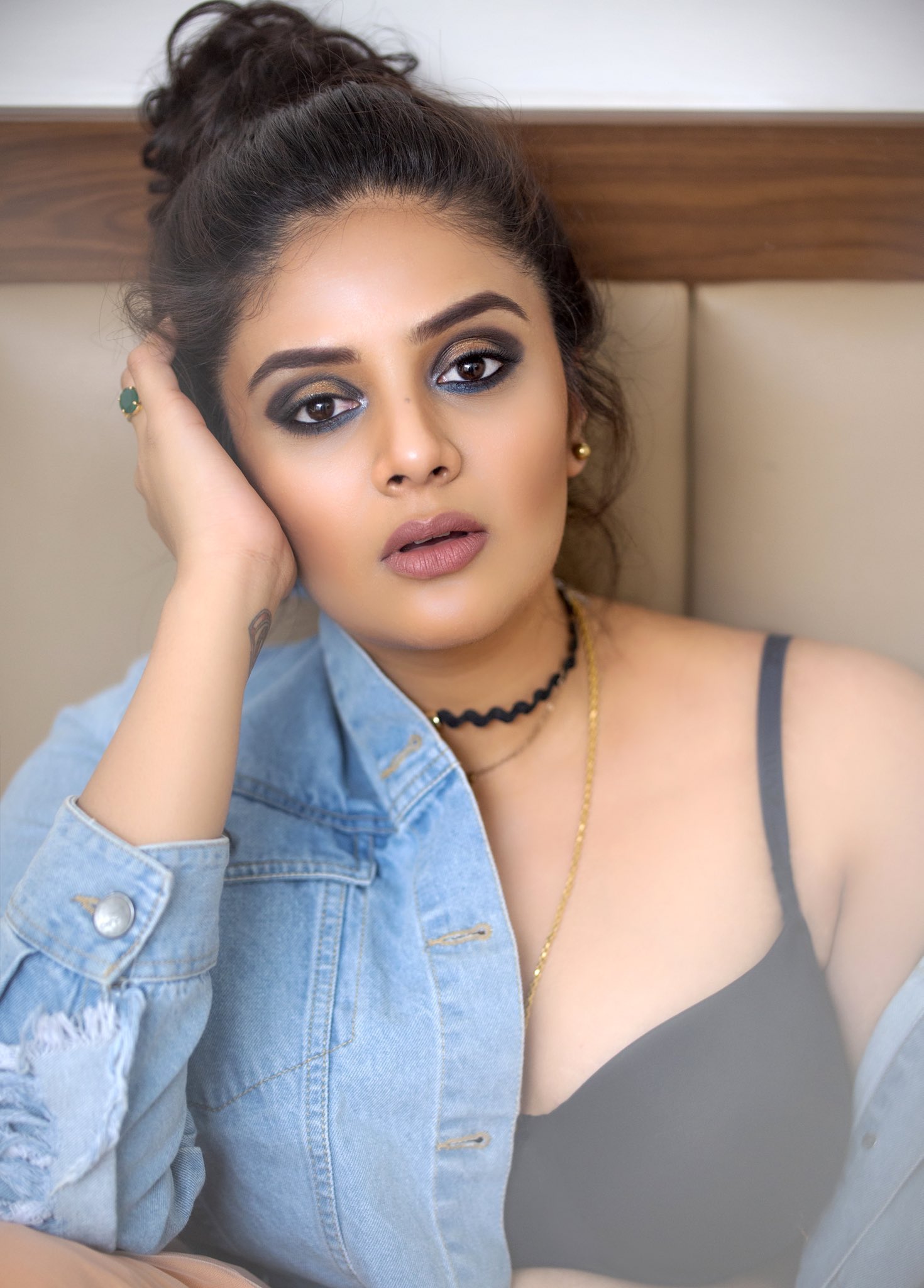 sreemukhi hot