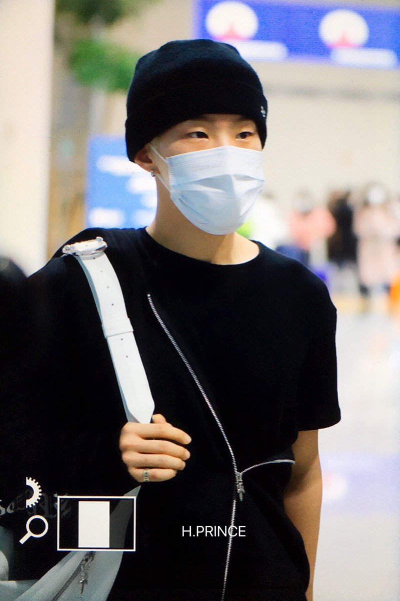 H_PRINCE_KSY's tweet photo. 200131 ICN
#세븐틴 #SEVENTEEN 
#호시 #hoshi #권순영 https://t.co/otFTdDsrQ8