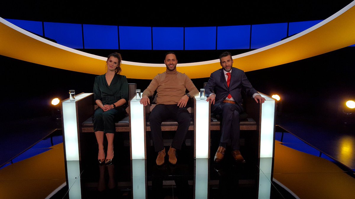 Wie o wie wordt vanavond De slimste mens? Vanavond de grande finale om 20:40u op NPO2. Ik zou maar kijken, want het belooft een spannende te worden! <a href="/marcdehond/">Marc de Hond</a> <a href="/KhalidKasem/">Khalid Kasem</a> <a href="/mvdz_/">Marieke van de Zilver</a> <a href="/DeslimstemensNL/">DeslimstemensNL</a>