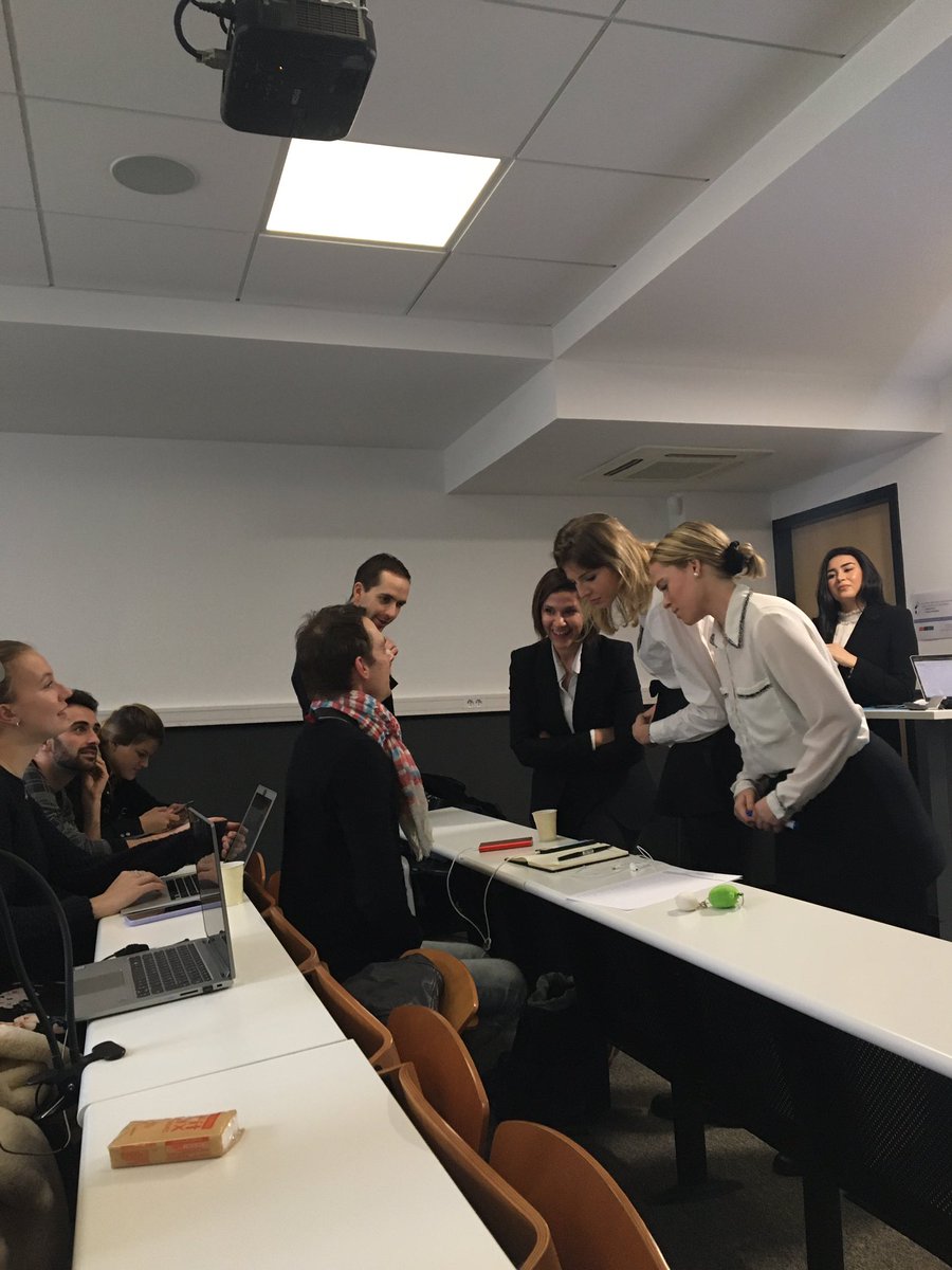 FengQiuFielbal's tweet photo. Quiz time #IMMOLABDMB @ArnaultChatel @agathe_lemaire @OlympiaB @ktouatou @AchDahlia @Benoit_Vilar #mbadmb https://t.co/S7m6KGkZZn