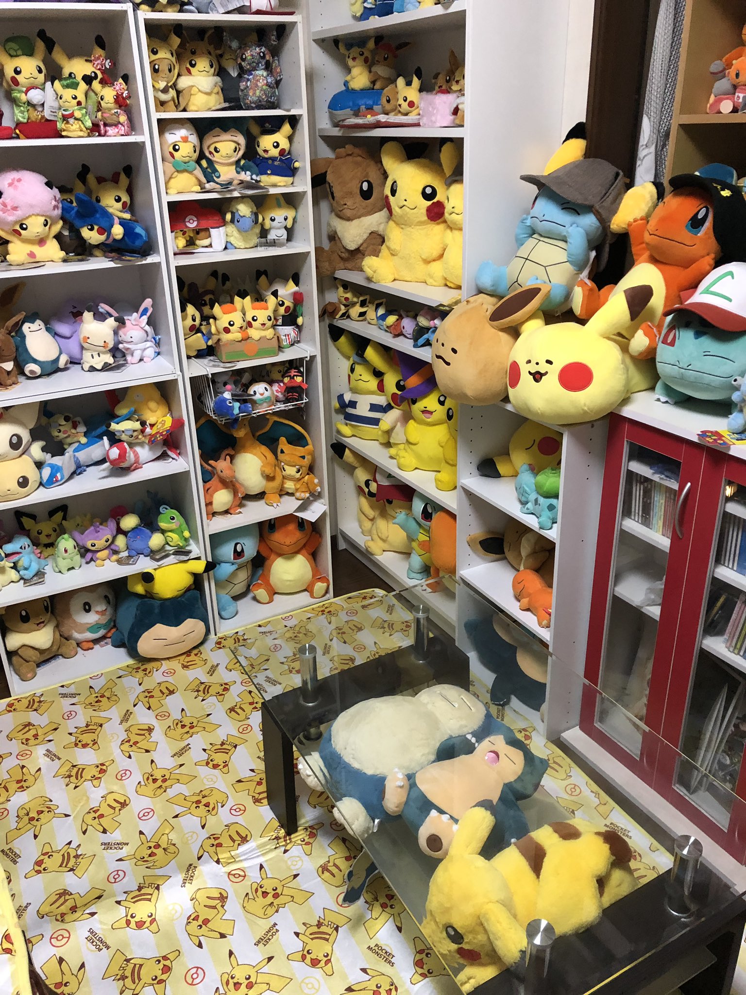 小野沢裕貴 Pa Twitter 欲しかったカーペット類買ってきた ポケモングッズ ポケモン部屋 ピカチュウ T Co Yrtps4ylbl Twitter