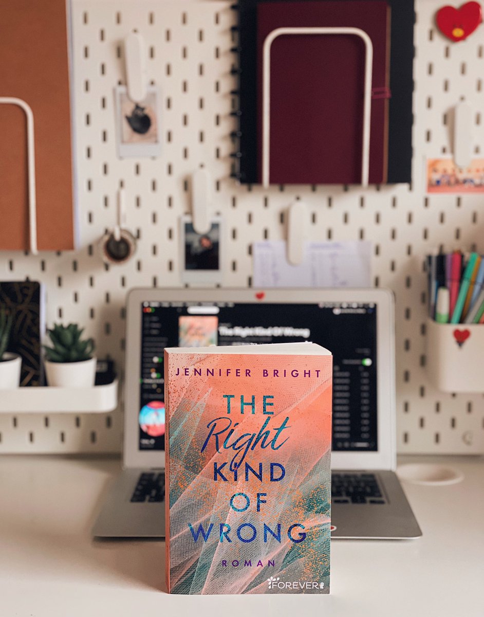 Heute feiert mein Taschenbuch Bookbirthday. Einfach unglaublich. Hätte niemals gedacht, dass dieser Traum mal wahr wird. 🥺🎉♥️

Amazon:  amzn.to/34R0ajt

Thalia: thalia.de/shop/home/arti…

Hugendubel: m.hugendubel.de/de/taschenbuch…