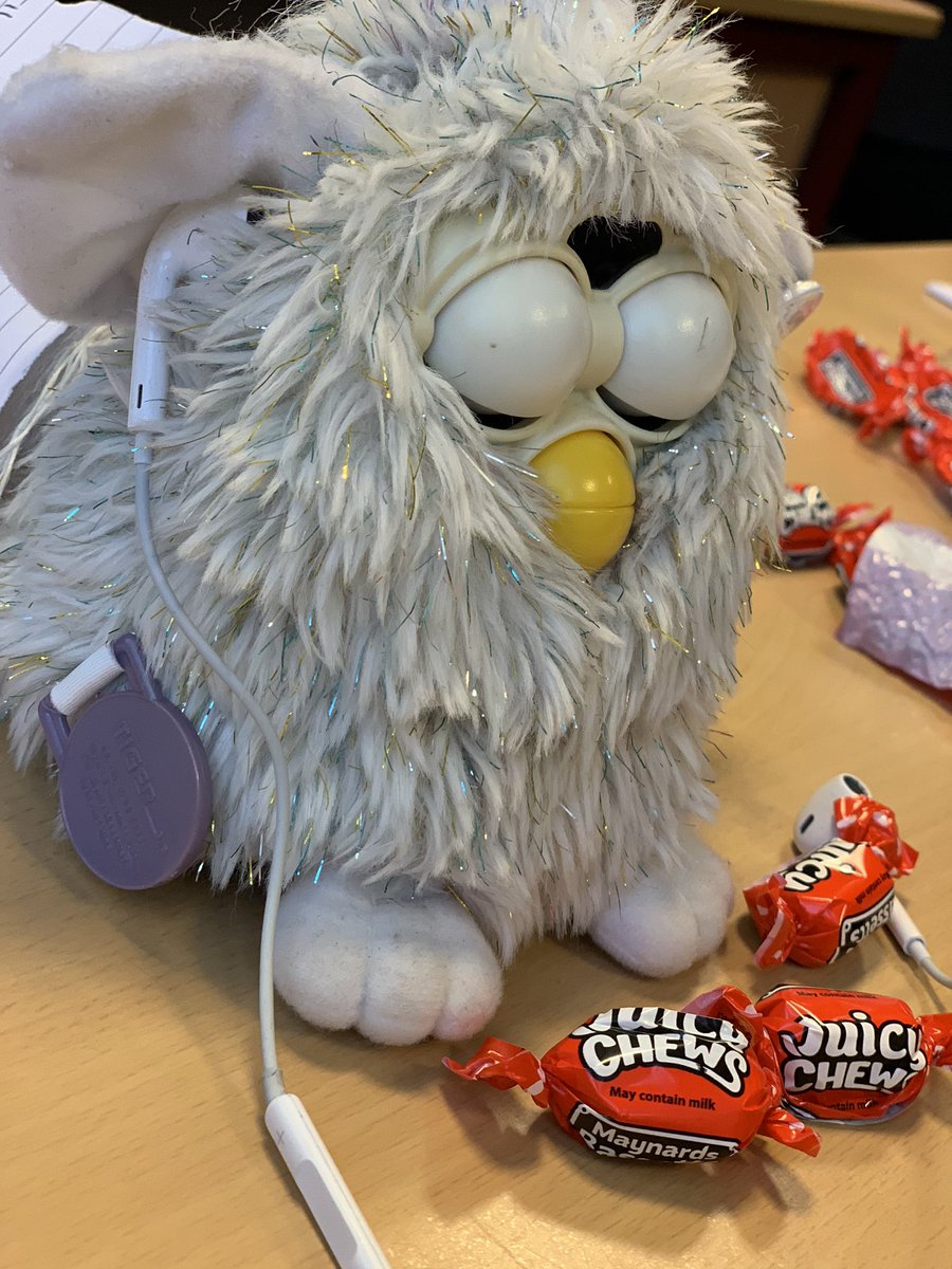 jerald_hhs's tweet image. #weekendmode kicking in. Enjoying some sweets and party tunes getting ready for a fun two days off #relax