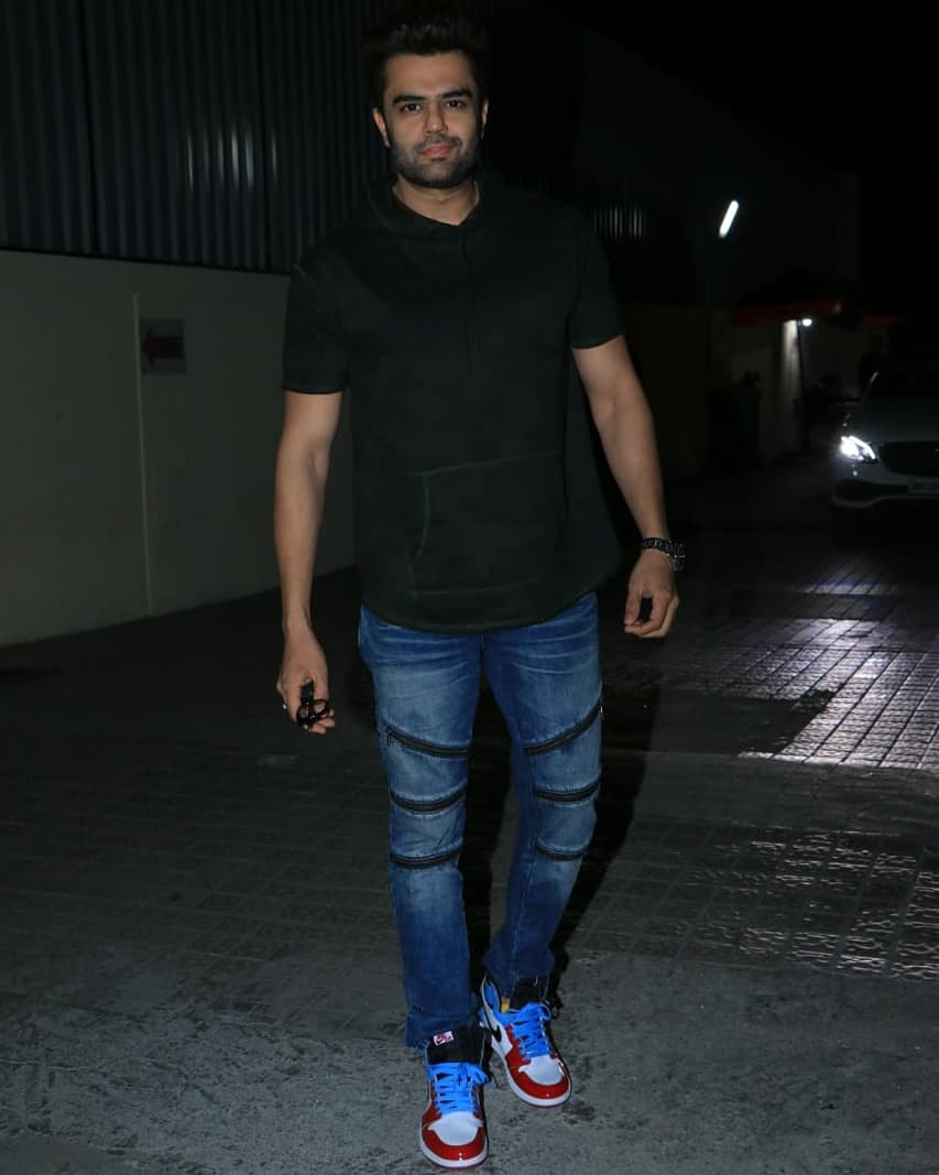 Maniesh Paul spotted at PVR Juhu last night...

#manieshpaul #bollywoodactor #celebrityspotting #spotted #actors @ManishPaul03