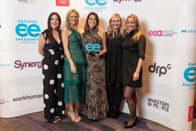 Alex_Fleming2's tweet photo. I am honoured that the @AdeccoGroup UK&I won the Employee Benefits award at the Employee Engagement Awards last week. People are at the heart of our business and we are incessant about constantly improving our workplace culture for all colleagues. #CreatingBrighterFuturesADG https://t.co/4blCWZydt6