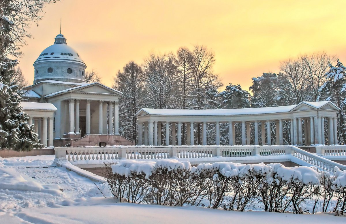 Прямой эфир из усадьбы: мы подключили #Архангельское к интернету

Пройтись по аллеям любимой усадьбы Голицына и Юсупова можно, не прерывая связь с внешним миром – в «Архангельском» заработал #WiFi. Подробнее о проекте читайте на нашем сайте croc.ru/news/detail/84…

#КРОК #CROC