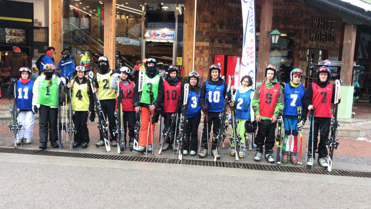 EicExams's tweet photo. GCSE skiers ready for the slopes @eicpedept @EicPrincipal https://t.co/RhERpnJpnm