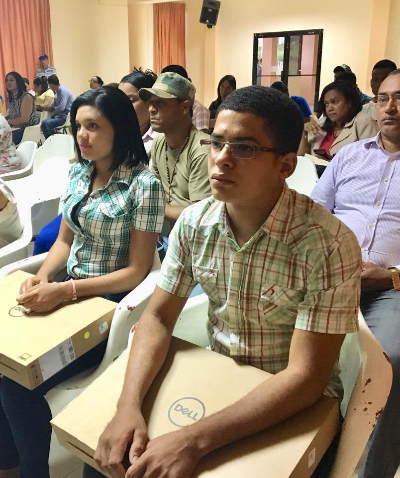 KeniaPresente's tweet photo. Es Día Nacional de la #Juventud, y deseo expresar mis más sinceras felicitaciones a nuestros queridos jóvenes de la Provincia El Seibo y todo el país.

Te reitero mi compromiso de seguir ampliando mis luchas con miras a garantizar el desarrollo de tod@s. @de_bisono @JuventudRD https://t.co/ksCFGCA0Lq