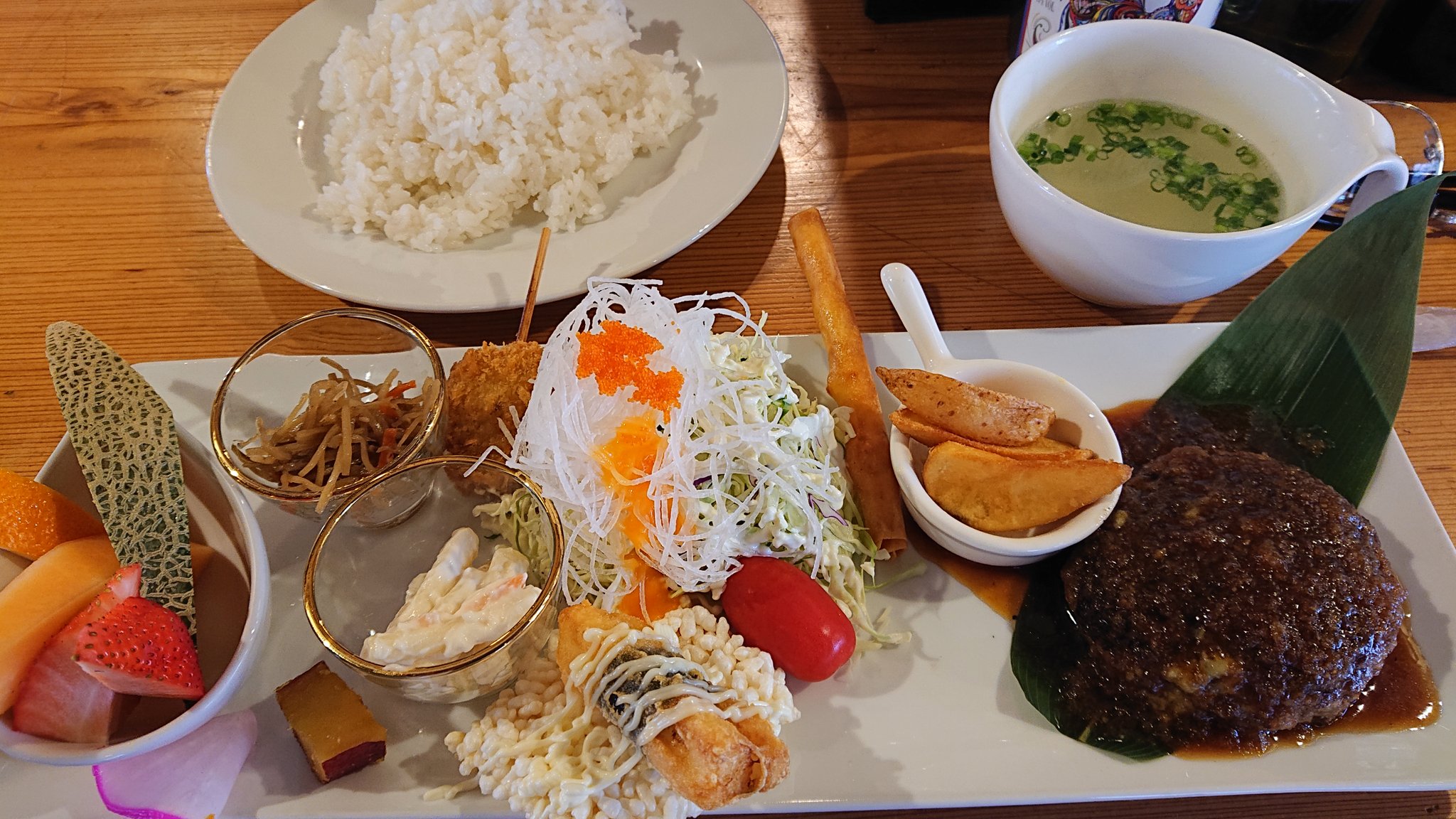 تويتر 吉田貴幸 على تويتر 新作の 極上最高級和牛ハンバーグセット をイチ早くいただく 新発田市貝屋 和牛ハンバーグ Amp カフェ ひととき 新発田ランチ ハンバーグ T Co 1xdjg6anue