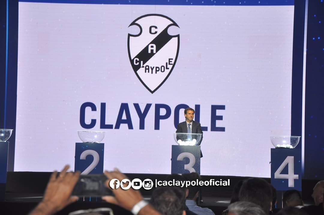 JavierG1285's tweet photo. Simplemente una caricia a todo el sacrificio de este ultimo tiempo, al hincha por incondicional, a los que dia a dia dejan horas de su vida para engrandecer un poquito mas al @Club_Claypole, partido historico en @Copa_Argentina frente a @BocaJrsOficial, los sueños se cumplen... https://t.co/oBsgqoDjU7