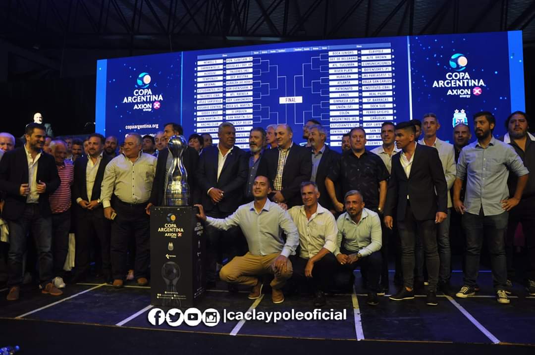 JavierG1285's tweet photo. Simplemente una caricia a todo el sacrificio de este ultimo tiempo, al hincha por incondicional, a los que dia a dia dejan horas de su vida para engrandecer un poquito mas al @Club_Claypole, partido historico en @Copa_Argentina frente a @BocaJrsOficial, los sueños se cumplen... https://t.co/oBsgqoDjU7