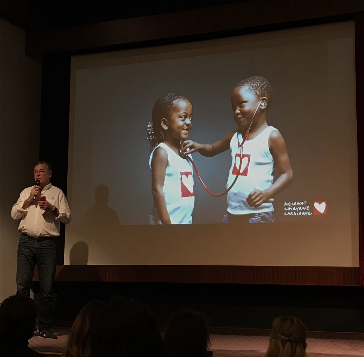 Margot_Plateau's tweet photo. Pour la première conférence de la journée, Orso Chetochine, directeur du Mécénat Chirurgie Cardiaque enfants du monde, nous parle de cette magnifique association et de la communication associative.  
Merci @chetochine pour cette belle intervention. 
#marketingweek https://t.co/JaewBAaIyZ