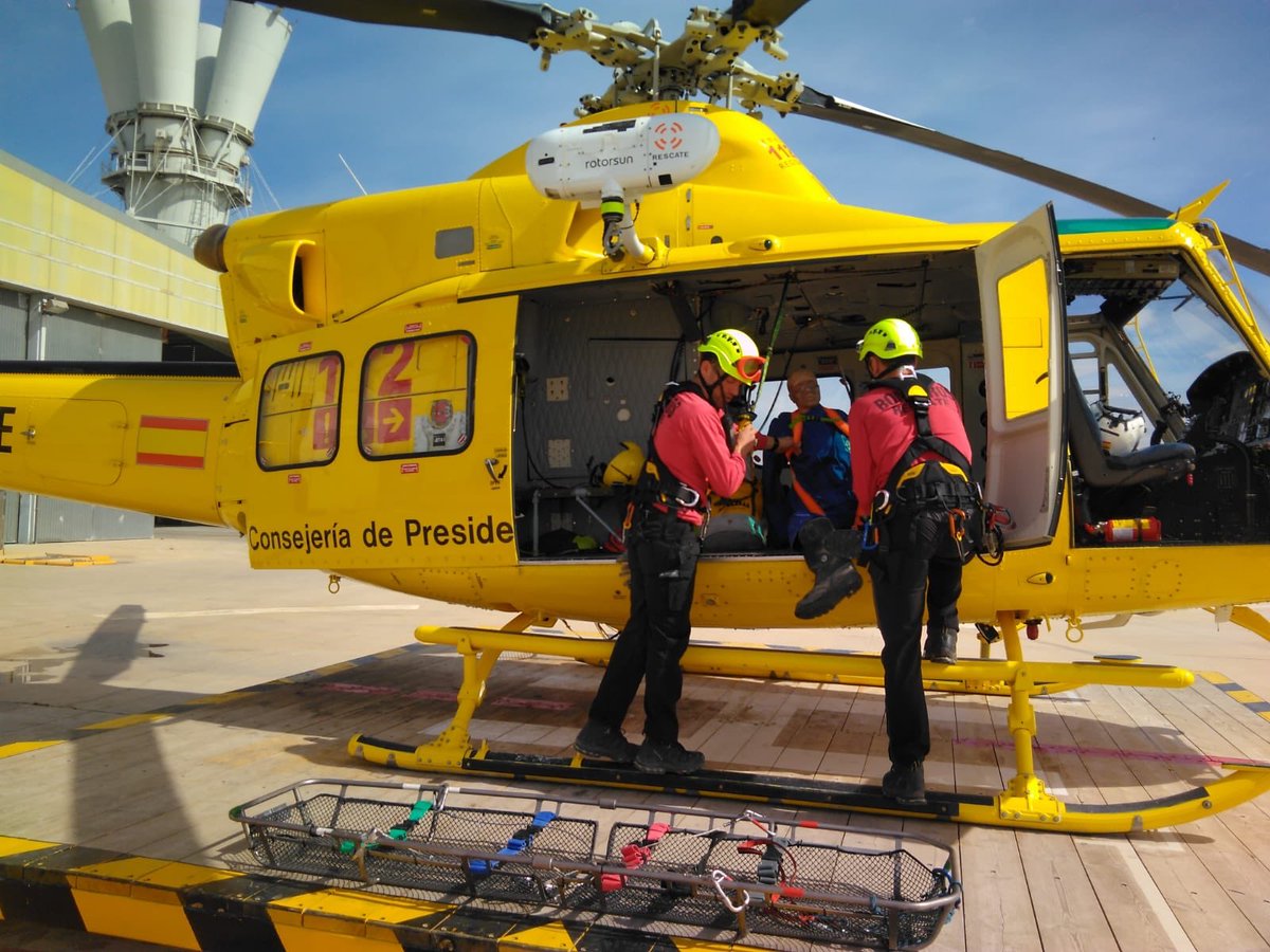 BomberosCEIS_RM's tweet photo. Salvamento es la S de CEIS. Por tierra, agua y aire  🚁 https://t.co/dc9GmXzjDj
