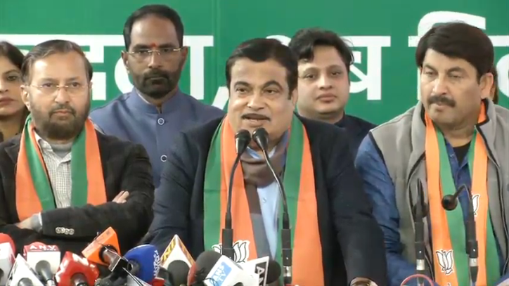 BJP4India's tweet photo. दिल्ली देश का हृदय है और ये एक ऐसा शहर है जो सभी हिन्दुस्तानियों के लिए अभिमान का विषय है।

पुराने इतिहास से लेकर पूरे देश का इतिहास दिल्ली से जुड़ा हुआ है और भाजपा का इतिहास भी दिल्ली से ही जुड़ा हुआ है: श्री @nitin_gadkari #DeshBadlaDilliBadlo https://t.co/qzuJDc37PP