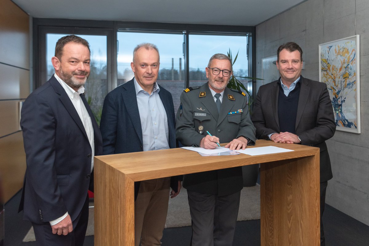 Vom 27. April bis 3. Mai läuft die Patrouille des Glaciers in #Zermatt, #Arolla und #Verbier. Swisscom ist als Partnerin mit dabei. Die Bilder zur #Vertragsunterzeichnung @pdg_fr .