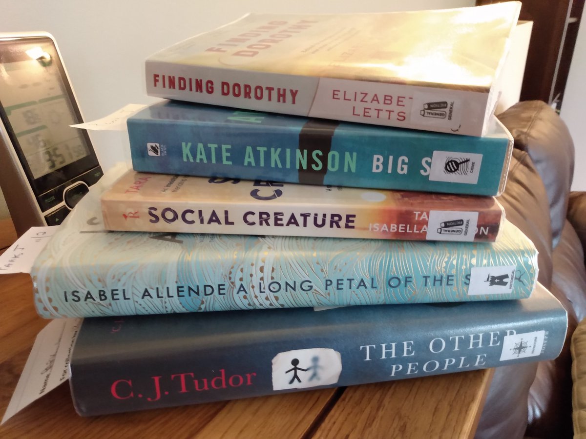 JoannaLouisePar's tweet photo. Latest library haul! Can't wait to read these 😍 #theotherpeople #alongpetalofthesea #socialcreatures #bigsky #findingdorothy #malvernlibrary #nosuchthingastoomanybooks https://t.co/y7riTz3TE2
