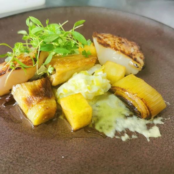 Scallop, charred leek &amp; chicken wing. ❤️ #LocalHonestSimple #MichelinGuideUK