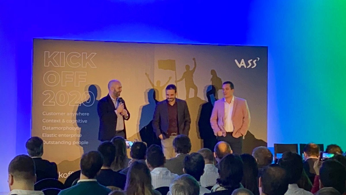 VASS_Company's tweet photo. Estamos orgullosos del 26% de crecimiento, de la incorporación de un 53% más de personas en plantilla y de la apertura del nuevo centro tecnológico #SerbaticZamora. Apostamos por el empleo de calidad contribuyendo a la conciliación👏🏻 #KickOffVASS20 https://t.co/wm52vwkmHf