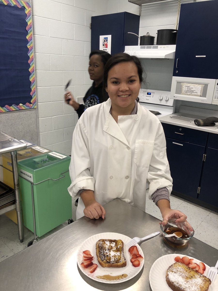 DrBHOHS's tweet photo. Food &amp; Nutrition Technology students enjoyed making French Toast using a recipe from #AltonBrown and experimented with plating for the first time yesterday.  Yum! #OurHoward #bettertogether2020 #SayYestoFCS https://t.co/brOy9hUckq