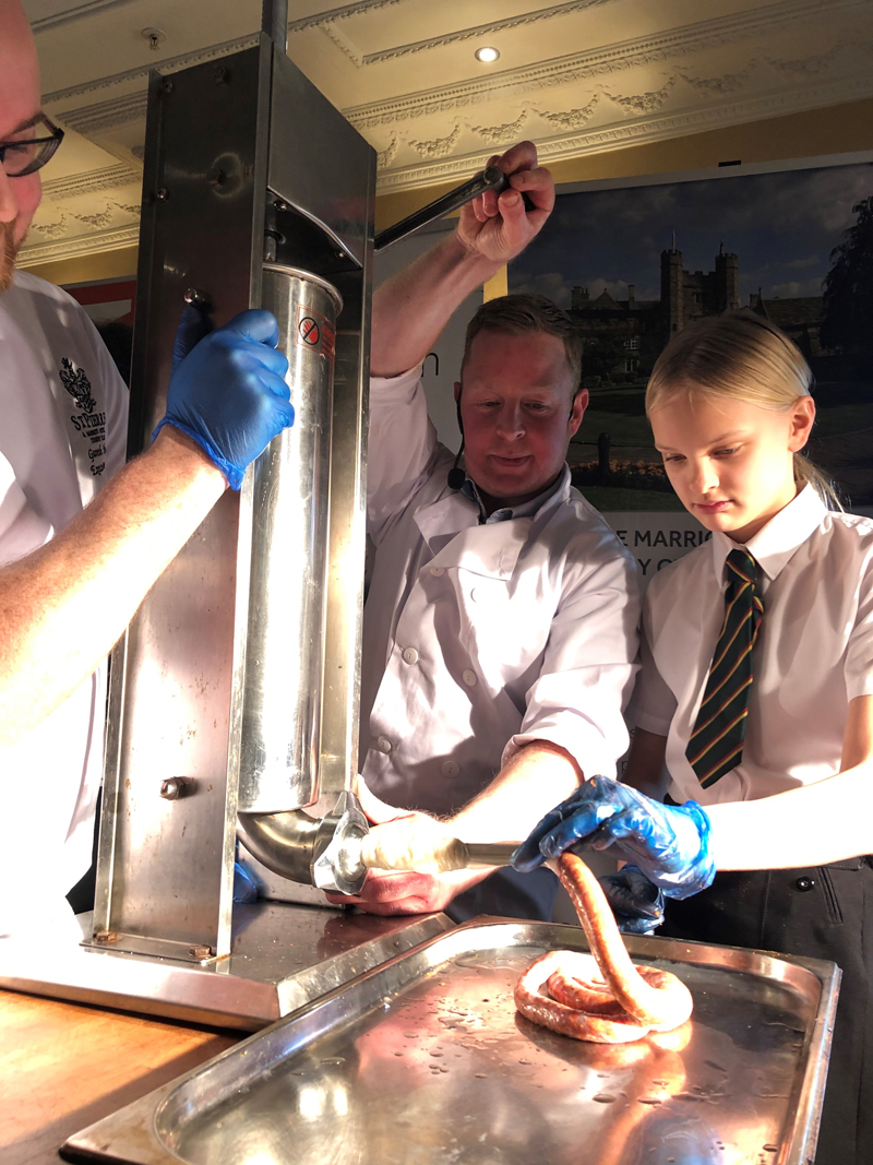thechefsforum's tweet photo. @coleggwent a staged ground-breaking Hospitality Industry Taster Day for Local Schools with The Chefs’ Forum Academy @StPierreHotel #readmore https://t.co/LmBIo6hJ2j @andy_chan84 @Garethhope85 @helenlawless3 @GavinGeorge19 https://t.co/QSLeijR2Hz