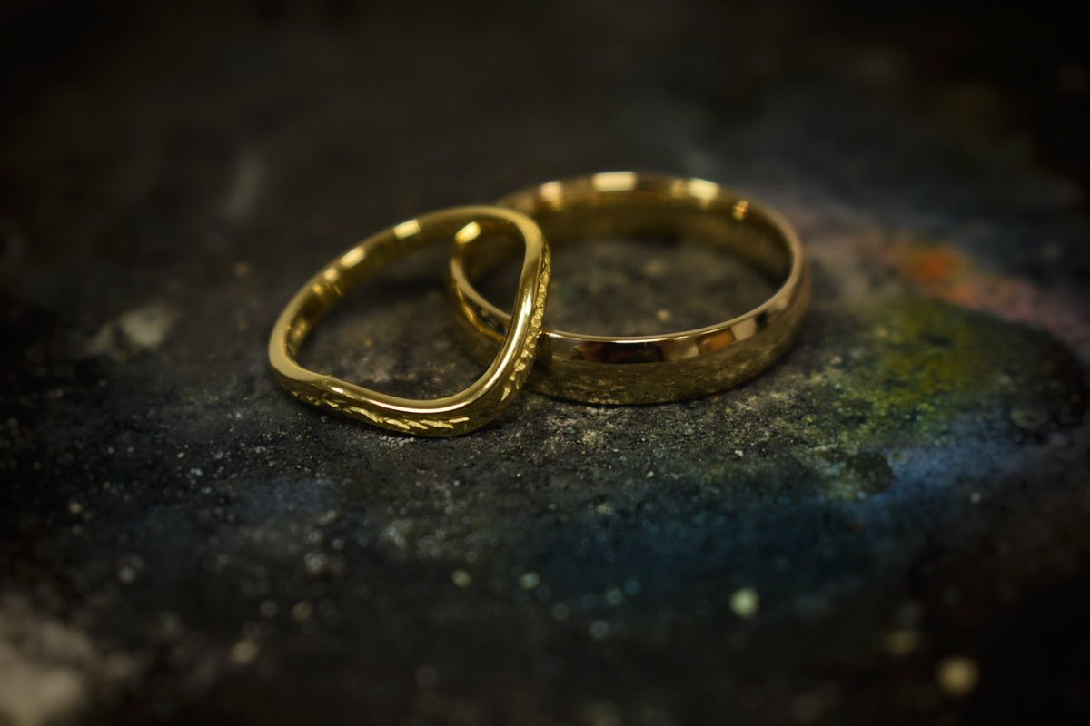 cameronandbreen's tweet photo. Recent set of Custom wedding bands in rich yellow gold⚡️.
We are super busy at the minute making lots of new work and prepping some cool projects for the coming months so stay tuned! 
On another note it’s finally the last day of January 🙌 what a long year that month was 😂🙌. https://t.co/pCtI3hmoYT
