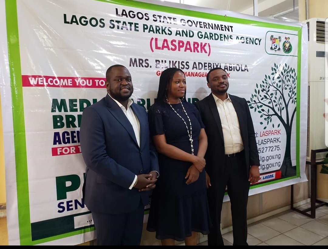 gokadang's tweet photo. We applauded @LASPARKLagos for their committment to making Lagos Greener and healthier, and joined the cause.

#FridayThoughts @lagosstategov @followlasg #RegulateNotBan
#Ourjobsmatter 
#TheirJobsmatter  #savetheirjobs 
#Saveourjobs https://t.co/UFxI5f0xnw