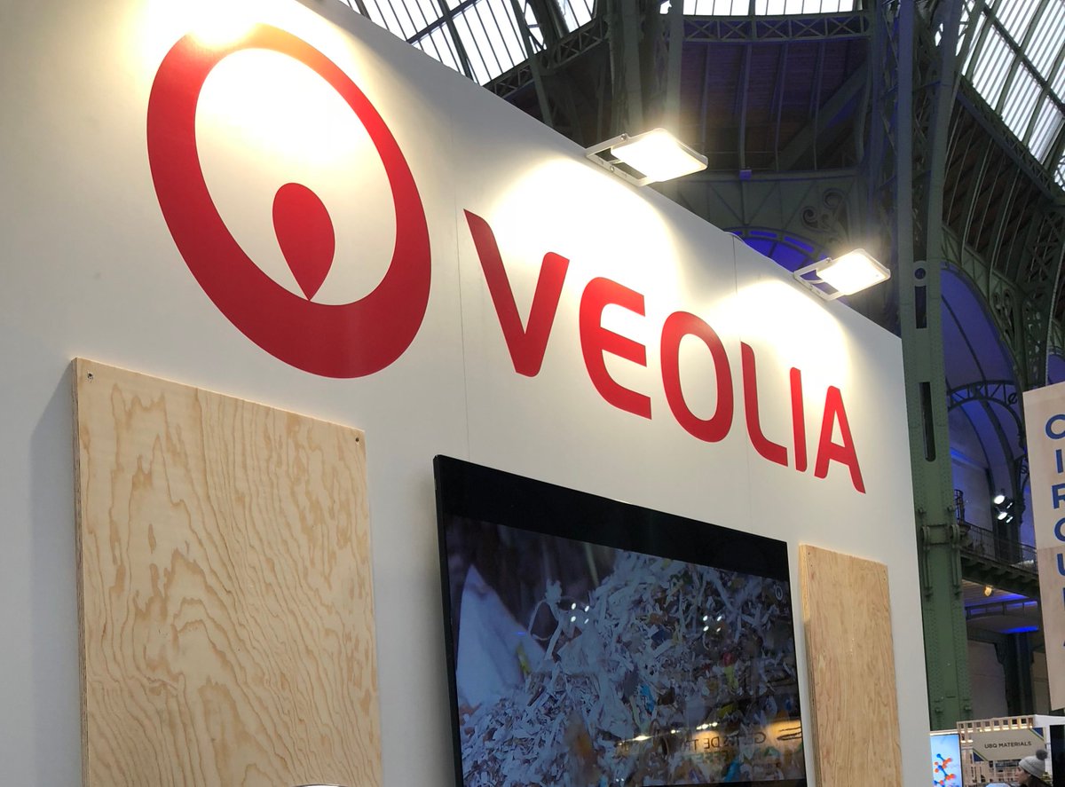 #GreenSmoothie cocktail de #startups au service des territoires par @NovaVeolia présent cette année encore au 
@changeNOWsummit 
Venez pitcher votre projet dans notre boîte à pitch et partagez la vidéo sur les réseaux sociaux !