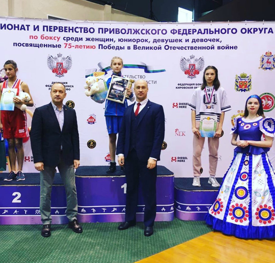 ulsport73's tweet photo. Ульяновская спортсменка завоевала путевку на Первенство мира по пауэрлифтингу 

Не менее успешно выступили на соревнованиях и другие ульяновские спортсмены. Об этой и других победах – в нашем материале. 

Подробнее: https://t.co/ZS8pa9kQur
#ульяновск #ульяновскаяобласть #победа https://t.co/EC2exw9QnN
