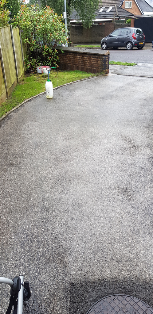 We offer a wide range of 5* exterior cleaning services🏆⁠
Get your driveway looking fresh. Get in touch for a free quote👍 07379947020⁠✔- Full public liability insurance⁠
✔- #propertymaintenance#homeimprovement#surfacecleaning#drivewaycleaning #patiocleaning