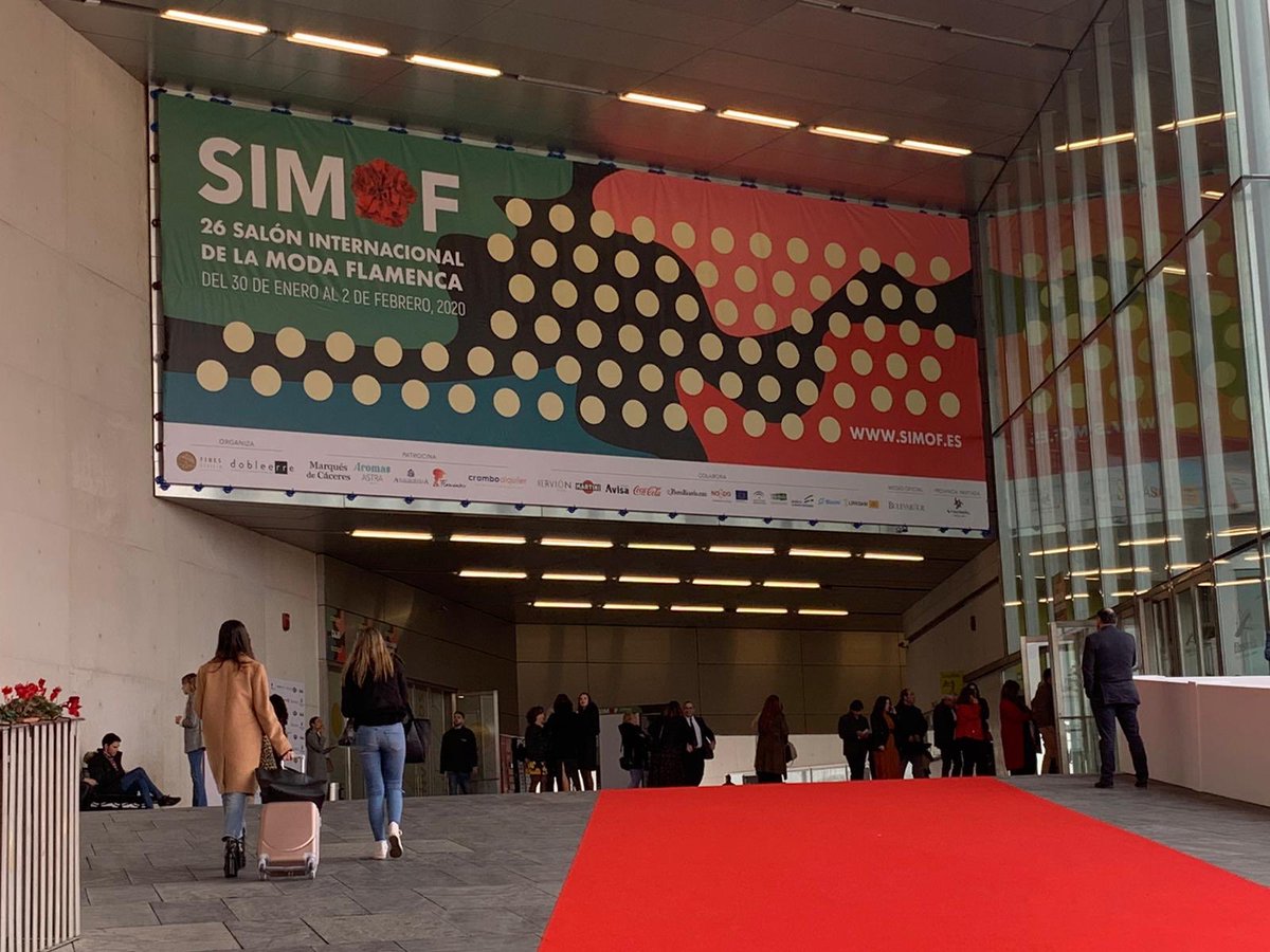 patricoonic's tweet photo. Un año más venimos a #simof para contar las nuevas tendencias de la #modaflamenca 💃 https://t.co/1rMJmTEVgQ