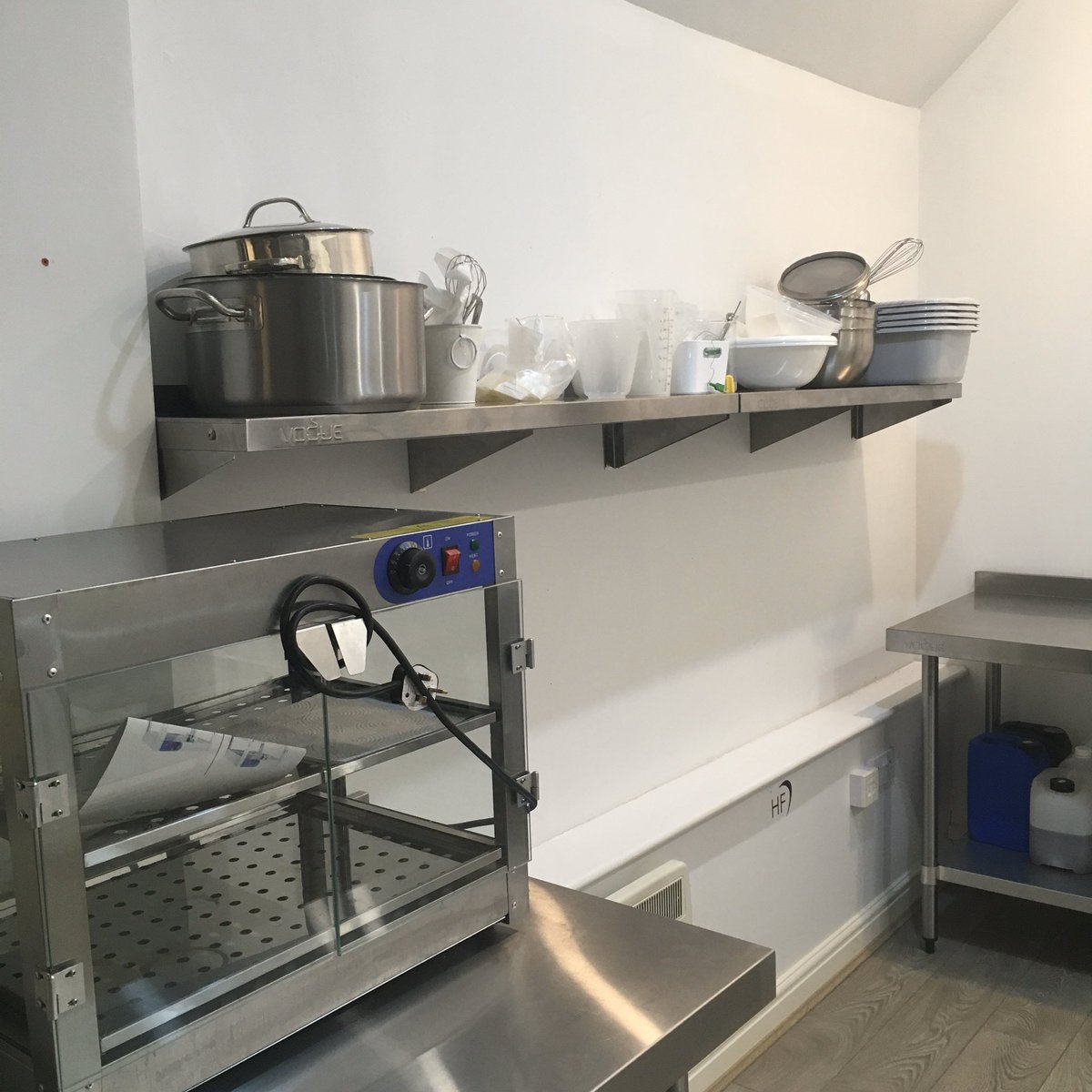 janescrivner's tweet photo. Super expanded (but still bespoke, handmade and bijou) production kitchen is settling in nicely too. Next stop my office and we are on full steam ahead! #biggerspace #pourmore #handmade #handsourced #smallbatch #slightlybiggersmallbatch https://t.co/6239JvZCqI