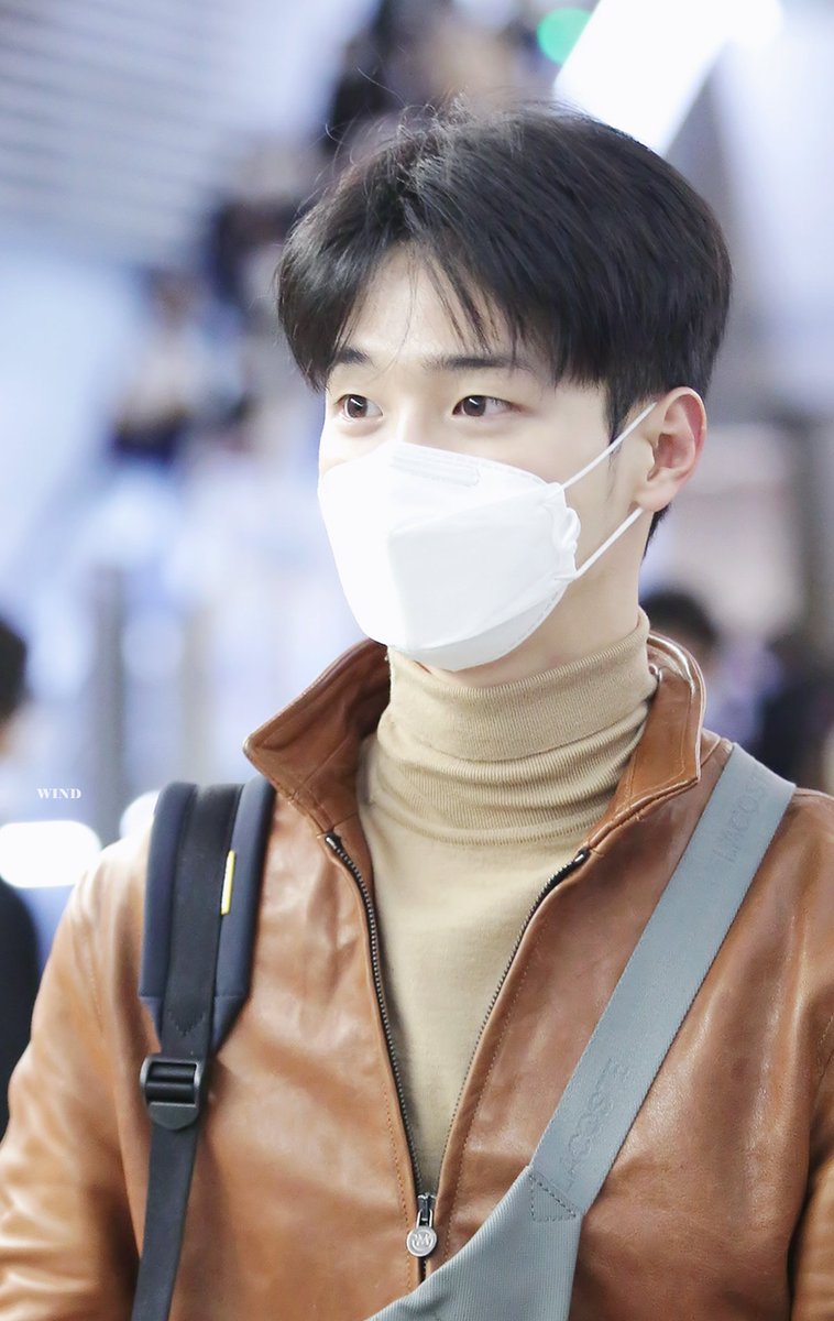 200131 인천공항출국 ✈

뽀얗고 눈은 초롱초롱😶💛

#장동윤 #JANGDONGYOON